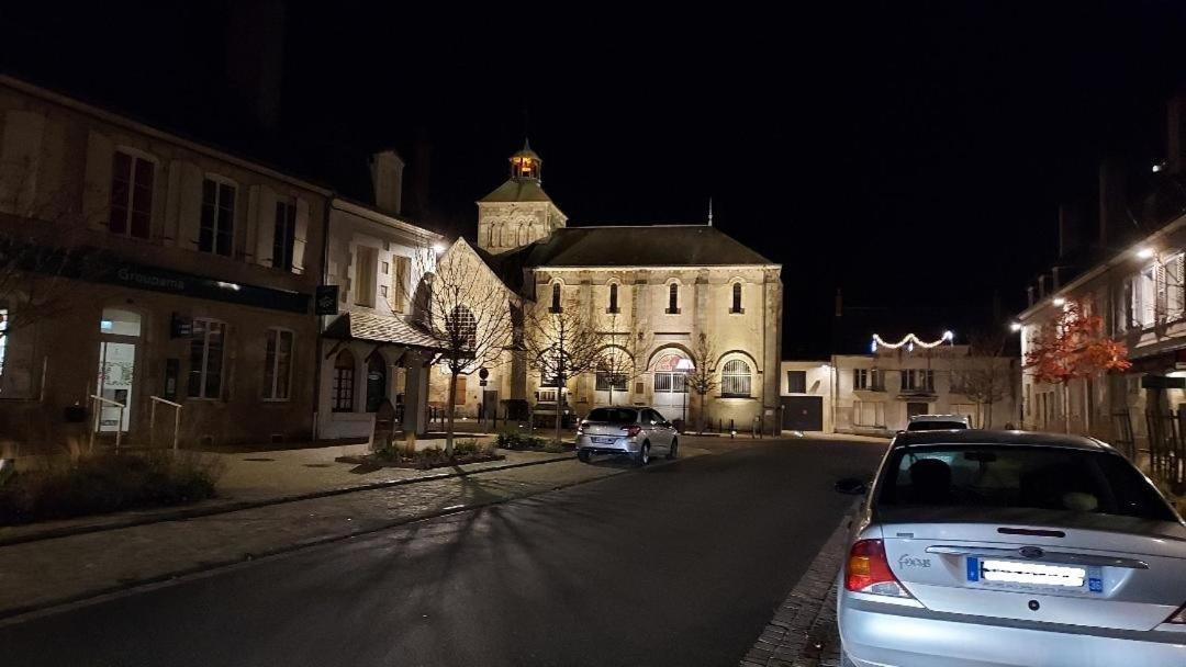 Les Gites Du Chateau Châteaumeillant エクステリア 写真