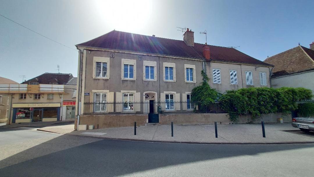 Les Gites Du Chateau Châteaumeillant エクステリア 写真
