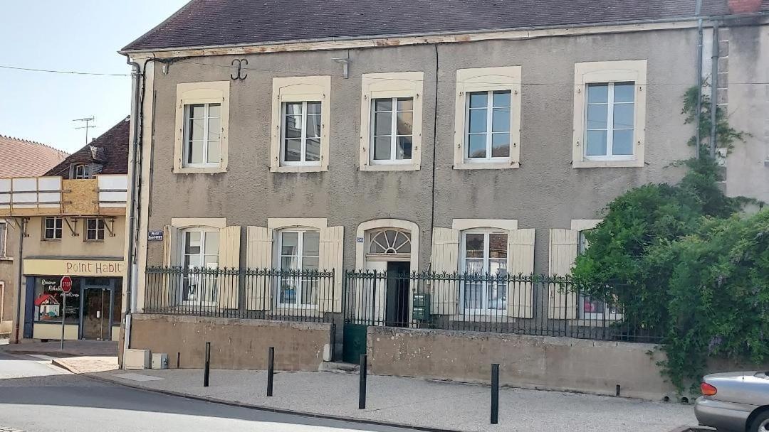 Les Gites Du Chateau Châteaumeillant エクステリア 写真